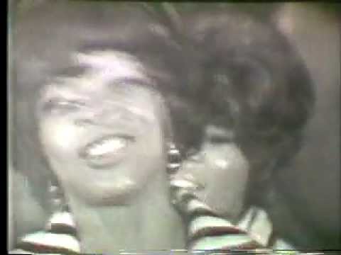 Martha &amp; The Vandellas &quot;Dancing in the Streets&quot;