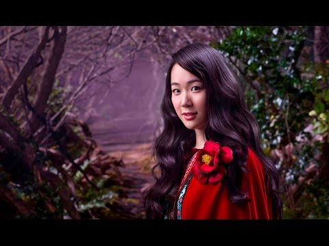 黒木華「TSUBAKI」新テレビCM『赤いずきんの女』篇